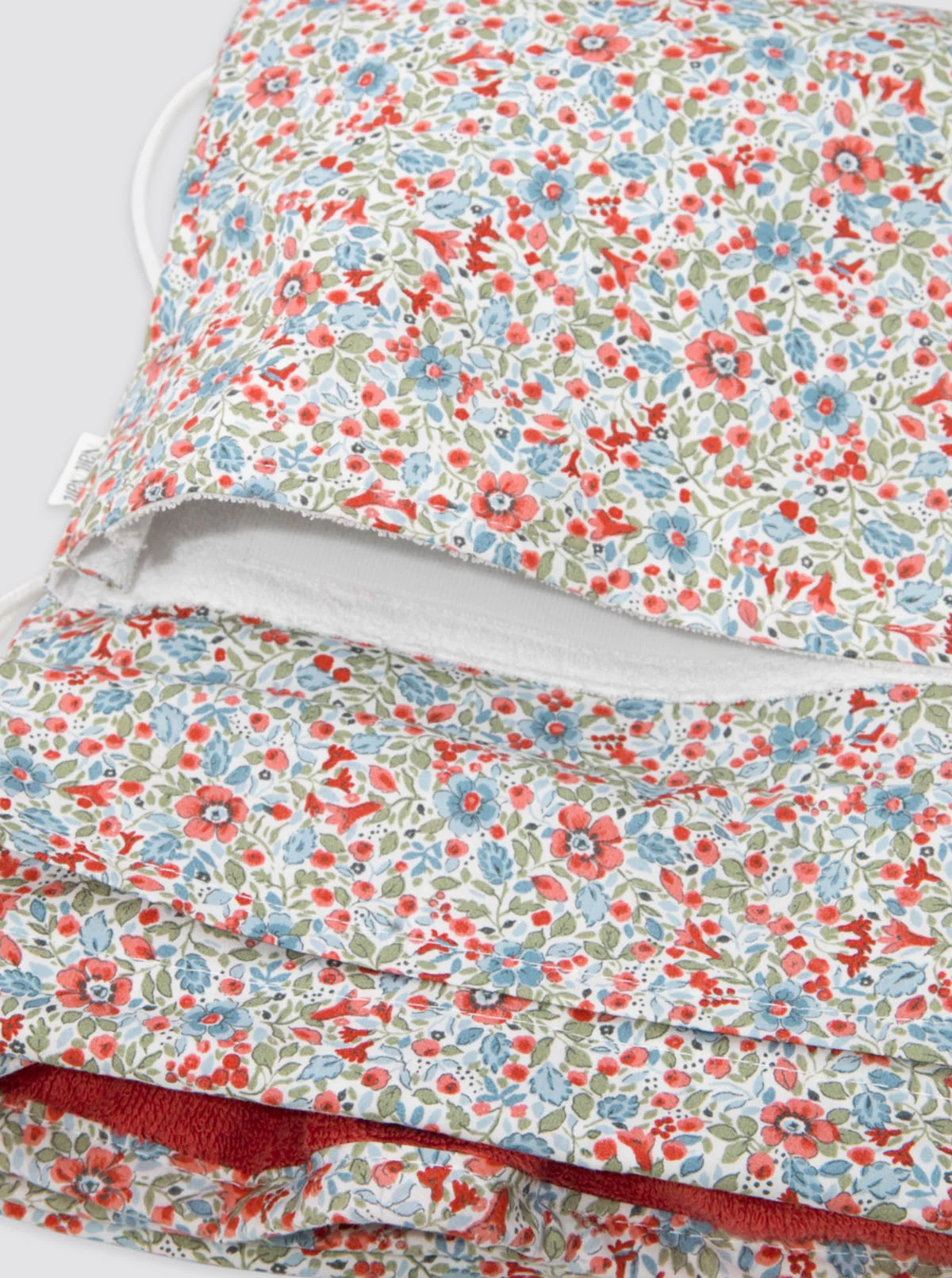 Playa Roll Bag Flores Niza Rojo - Image 3